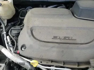 ✅ 2019 Chrysler Pacifica Touring L Plus • VIN: 2C4RC1EG7KR640029 • Lot: 84771395. Wystawiony na Copart z przebiegiem 83 932 mil. Bezpłatny archiwum sprzedaży aukcyjnych z USA i szczegółowy raport historii pojazdu na DreamBid. Zdjęcie 14.