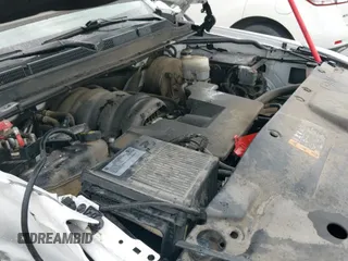 ✅ 2019 GMC Yukon XL SLT • VIN: 1GKS2GKC4KR160002 • Lot: 42125427. Wystawiony na IAAI z przebiegiem 119 312 mil. Bezpłatny archiwum sprzedaży aukcyjnych z USA i szczegółowy raport historii pojazdu na DreamBid. Zdjęcie 20.