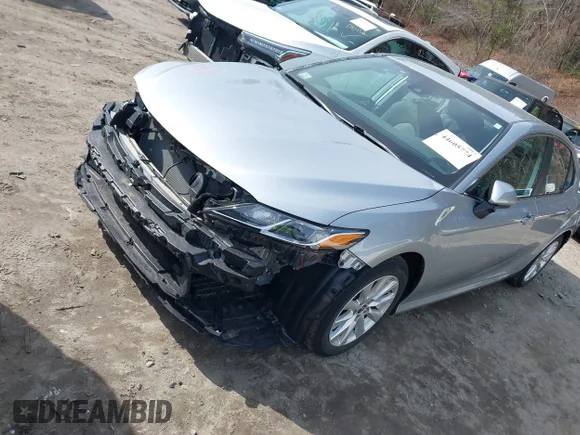 ✅ 2020 Toyota Camry LE • VIN: 4T1C11AK9LU500280 • Lot: 44605774. Wystawiony na IAAI z przebiegiem 32 143 mil. Bezpłatny archiwum sprzedaży aukcyjnych z USA i szczegółowy raport historii pojazdu na DreamBid. Zdjęcie 2.