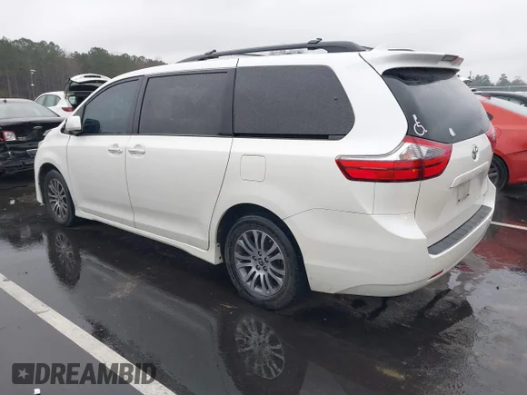 ✅ 2020 Toyota Sienna XLE • VIN: 5TDYZ3DC1LS083311 • Lot: 43862086. Wystawiony na IAAI z przebiegiem 102 500 mil. Bezpłatny archiwum sprzedaży aukcyjnych z USA i szczegółowy raport historii pojazdu na DreamBid. Zdjęcie 3.