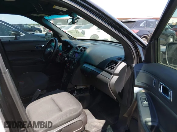 ✅ 2016 Ford Police Interceptor Utility • VIN: 1FM5K8AR9GGD16456 • Lot: 45437315. Wystawiony na IAAI z przebiegiem 104 708 mil. Bezpłatny archiwum sprzedaży aukcyjnych z USA i szczegółowy raport historii pojazdu na DreamBid. Zdjęcie 5.
