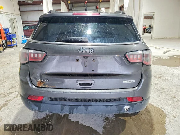 ✅ 2021 Jeep Compass Latitude • VIN: 3C4NJDBB2MT504468 • Lot: 57887146. Wystawiony na Copart z przebiegiem 109 344 mil. Bezpłatny archiwum sprzedaży aukcyjnych z USA i szczegółowy raport historii pojazdu na DreamBid. Zdjęcie 6.