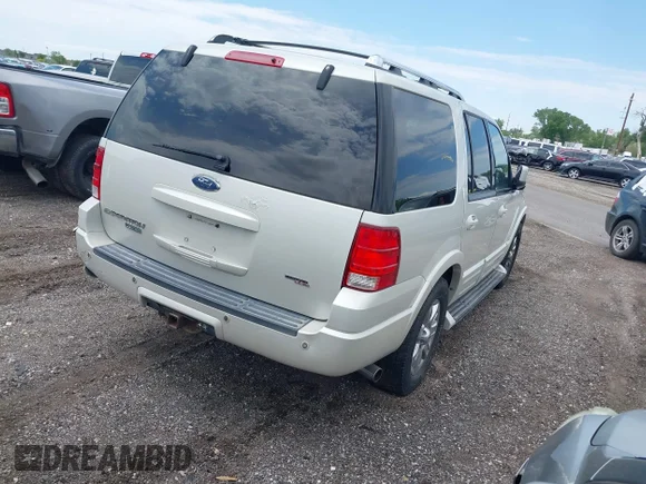 ✅ 2005 Ford Expedition Limited • VIN: 1FMFU20585LA11805 • Lot: 42199380. Wystawiony na IAAI z przebiegiem 204 394 mil. Bezpłatny archiwum sprzedaży aukcyjnych z USA i szczegółowy raport historii pojazdu na DreamBid. Zdjęcie 4.