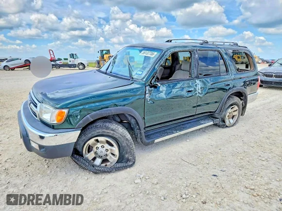 ✅ 1999 Toyota 4Runner SR5 • VIN: JT3GN86RXX0133657 • Lot: 56137706. Wystawiony na Copart z przebiegiem 200 907 mil. Bezpłatny archiwum sprzedaży aukcyjnych z USA i szczegółowy raport historii pojazdu na DreamBid. Zdjęcie 1.