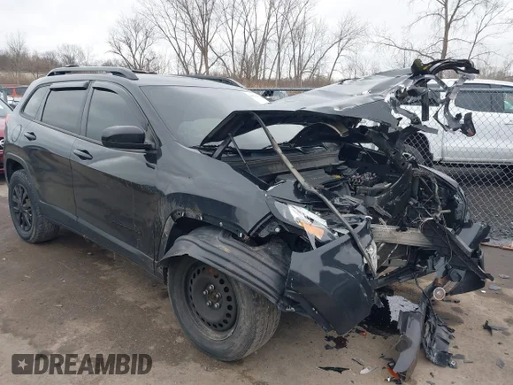 ✅ 2015 Jeep Cherokee Latitude • VIN: 1C4PJLCB4FW780892 • Lot: 44716548. Wystawiony na IAAI z przebiegiem 153 410 mil. Bezpłatny archiwum sprzedaży aukcyjnych z USA i szczegółowy raport historii pojazdu na DreamBid. Zdjęcie 1.