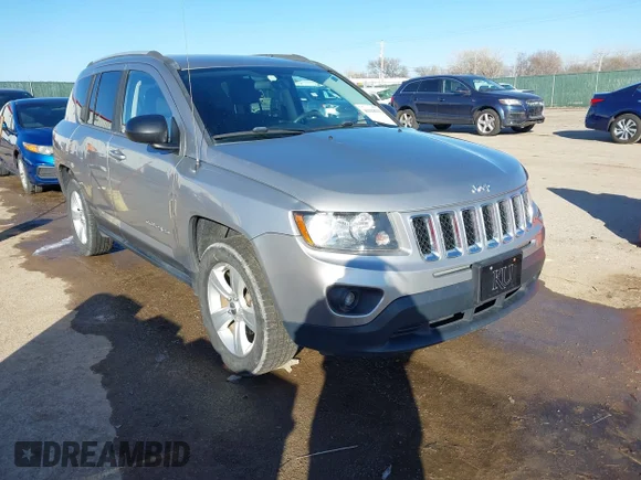 ✅ 2015 Jeep Compass Sport • VIN: 1C4NJDBB3FD439963 • Lot: 41518313. Wystawiony na IAAI z przebiegiem 114 965 mil. Bezpłatny archiwum sprzedaży aukcyjnych z USA i szczegółowy raport historii pojazdu na DreamBid. Zdjęcie 1.