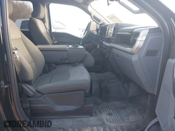 ✅ 2024 Ford F-250 XLT • VIN: 1FT7W2BT4REE11398 • Lot: 44195696. Wystawiony na IAAI z przebiegiem 45 649 mil. Bezpłatny archiwum sprzedaży aukcyjnych z USA i szczegółowy raport historii pojazdu na DreamBid. Zdjęcie 5.