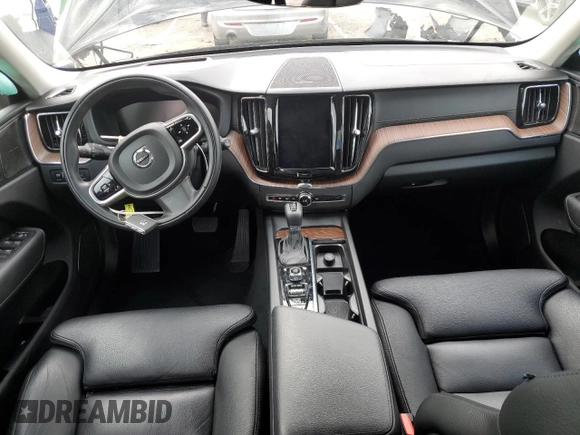✅ 2020 Volvo XC60 Inscription • VIN: YV4102DLXL1482721 • Lot: 43641263. Wystawiony na Copart z przebiegiem 15 841 mil. Bezpłatny archiwum sprzedaży aukcyjnych z USA i szczegółowy raport historii pojazdu na DreamBid. Zdjęcie 8.