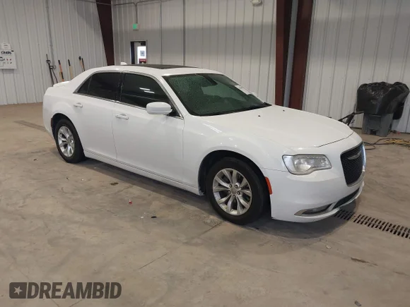 ✅ 2015 Chrysler 300 Limited • VIN: 2C3CCAAG1FH755107 • Лот: 45146734. Опубликован ранее на IAAI с пробегом 152 674 миль. Бесплатный доступ к архиву аукционных продаж из США и подробный отчёт об истории автомобиля на DreamBid. Изображение 1.