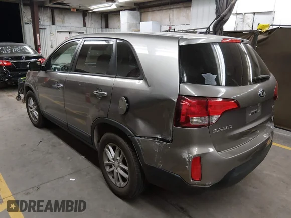 ✅ 2015 Kia Sorento LX • VIN: 5XYKT3A68FG659077 • Lot: 44926656. Listed on IAAI with 172,683 mi. Free auction sales archive from the USA and detailed vehicle history report at DreamBid. Image 3.