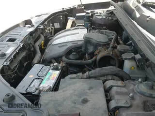 ✅ 2011 Kia Sorento EX • VIN: 5XYKUDA22BG097221 • Lot: 43130704. Listed on IAAI with 211,877 mi. Free auction sales archive from the USA and detailed vehicle history report at DreamBid. Image 12.