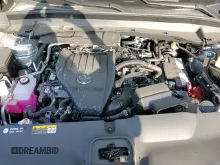 ✅ 2025 Toyota Highlander XLE • VIN: 5TDAAAB57SS088013 • Lot: 81224435. Listed on Copart with 9,676 mi. Free auction sales archive from the USA and detailed vehicle history report at DreamBid. Image 14.