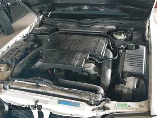 ✅ 1998 Mercedes-Benz SL 500 • VIN: WDBFA67FXWF159455 • Lot: 42667851. Wystawiony na IAAI z przebiegiem 162 365 mil. Bezpłatny archiwum sprzedaży aukcyjnych z USA i szczegółowy raport historii pojazdu na DreamBid. Zdjęcie 12.