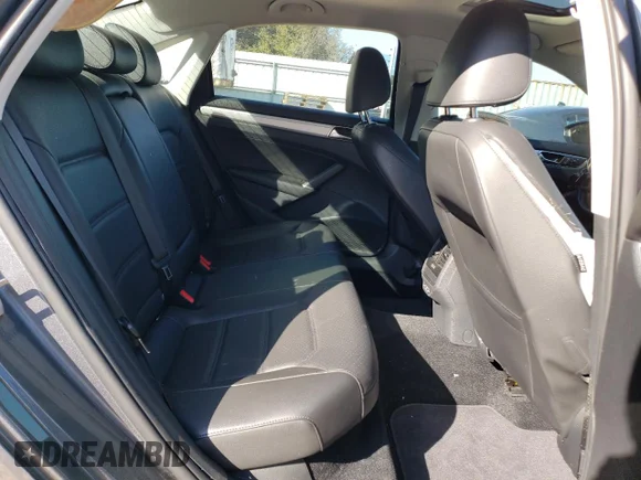 ✅ 2019 Volkswagen Passat Wolfsburg Edition • VIN: 1VWLA7A31KC003483 • Lot: 41662363. Wystawiony na Copart z przebiegiem 54 415 mil. Bezpłatny archiwum sprzedaży aukcyjnych z USA i szczegółowy raport historii pojazdu na DreamBid. Zdjęcie 11.
