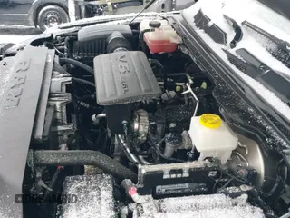 ✅ 2024 Ram 1500 Tradesman • VIN: 1C6RRFGG9RN208985 • Lot: 41705580. Wystawiony na IAAI z przebiegiem 7 602 mil. Bezpłatny archiwum sprzedaży aukcyjnych z USA i szczegółowy raport historii pojazdu na DreamBid. Zdjęcie 20.