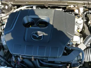 ✅ 2024 Mazda CX-30 S Carbon Edition • VIN: 3MVDMBCM4RM607530 • Lot: 41796426. Wystawiony na IAAI z przebiegiem 3 715 mil. Bezpłatny archiwum sprzedaży aukcyjnych z USA i szczegółowy raport historii pojazdu na DreamBid. Zdjęcie 21.