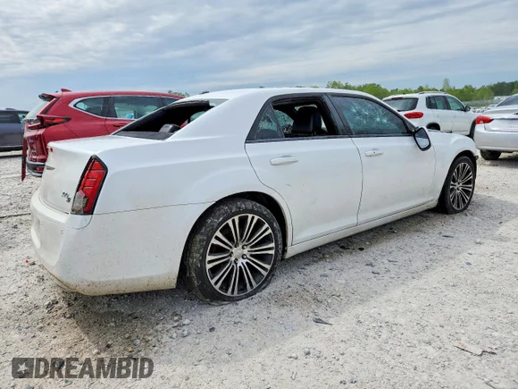 ✅ 2014 Chrysler 300 S • VIN: 2C3CCABG9EH375381 • Lot: 54128166. Wystawiony na Copart z przebiegiem Nie podano. Bezpłatny archiwum sprzedaży aukcyjnych z USA i szczegółowy raport historii pojazdu na DreamBid. Zdjęcie 3.