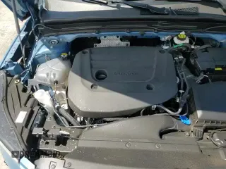 ✅ 2025 Volvo XC40 Core Bright Theme • VIN: YV4L12UJXS2569628 • Lot: 70581975. Wystawiony na Copart z przebiegiem 2 296 mil. Bezpłatny archiwum sprzedaży aukcyjnych z USA i szczegółowy raport historii pojazdu na DreamBid. Zdjęcie 16.