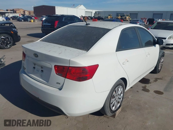✅ 2010 Kia Forte EX • VIN: KNAFU4A2XA5859278 • Lot: 44092732. Wystawiony na IAAI z przebiegiem 171 962 mil. Bezpłatny archiwum sprzedaży aukcyjnych z USA i szczegółowy raport historii pojazdu na DreamBid. Zdjęcie 4.