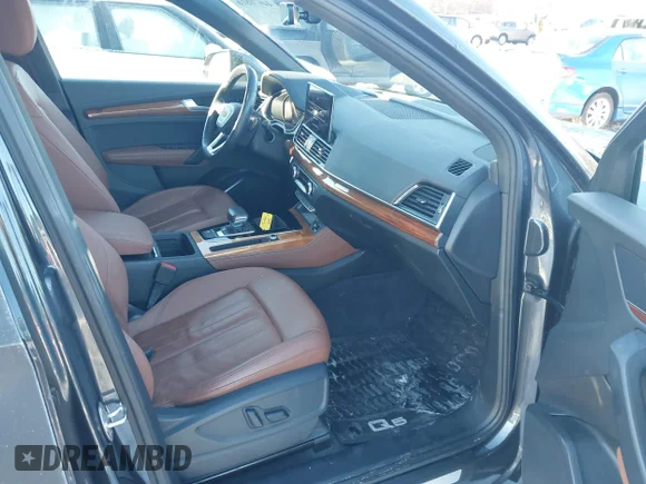 ✅ 2021 Audi Q5 Premium Plus • VIN: WA1BAAFY6M2070308 • Lot: 44070816. Wystawiony na IAAI z przebiegiem 52 125 mil. Bezpłatny archiwum sprzedaży aukcyjnych z USA i szczegółowy raport historii pojazdu na DreamBid. Zdjęcie 5.