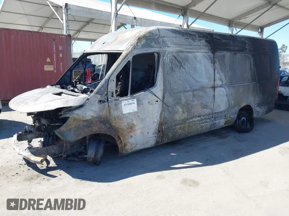 ✅ 2024 Mercedes-Benz Sprinter Cargo • VIN: W1Y4NDHY8RT184664 • Lot: 43168696. Wystawiony na IAAI z przebiegiem Nie podano. Bezpłatny archiwum sprzedaży aukcyjnych z USA i szczegółowy raport historii pojazdu na DreamBid. Zdjęcie 2.