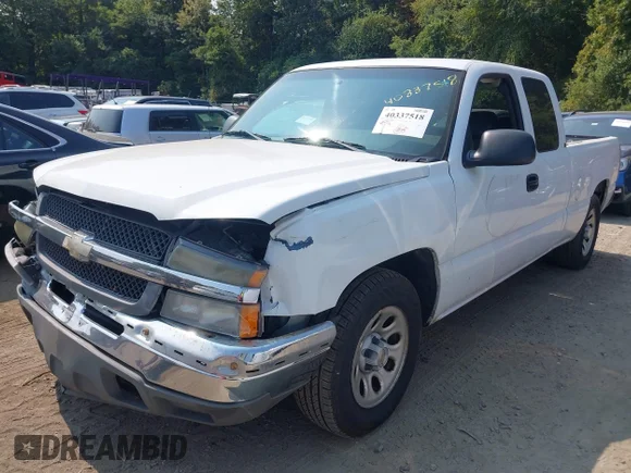✅ 2005 Chevrolet Silverado 1500 LS • VIN: 2GCEC19V451135690 • Лот: 40337518. Опубликован ранее на IAAI с пробегом 221 191 миль. Бесплатный доступ к архиву аукционных продаж из США и подробный отчёт об истории автомобиля на DreamBid. Изображение 2.