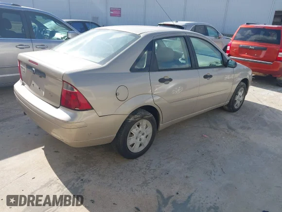 ✅ 2007 Ford Focus S • VIN: 1FAFP34N57W153838 • Lot: 42588852. Listed on IAAI with 219,052 mi. Free auction sales archive from the USA and detailed vehicle history report at DreamBid. Image 4.