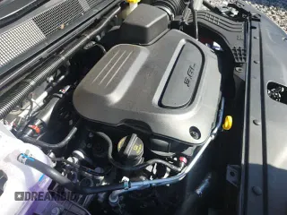 ✅ 2026 Chrysler Pacifica Select • VIN: 2C4RC1BG0TR193744 • Lot: 92433835. Listed on Copart with 355 mi. Free auction sales archive from the USA and detailed vehicle history report at DreamBid. Image 14.