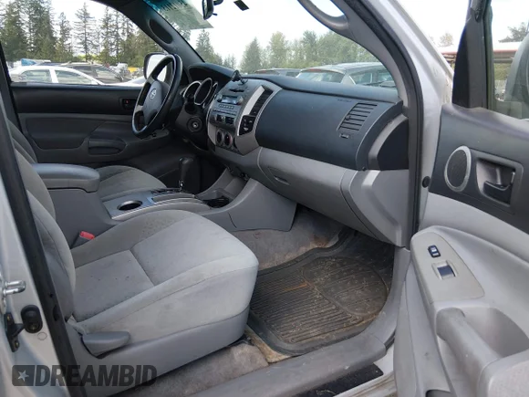 ✅ 2006 Toyota Tacoma PreRunner • VIN: 5TETU62N06Z220843 • Lot: 45012113. Wystawiony na IAAI z przebiegiem 238 698 mil. Bezpłatny archiwum sprzedaży aukcyjnych z USA i szczegółowy raport historii pojazdu na DreamBid. Zdjęcie 5.