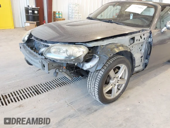 ✅ 2006 Mazda MX-5 Miata Grand Touring • VIN: JM1NC25F460110113 • Лот: 42327604. Опубліковано раніше на IAAI з пробігом 202 054 миль. Безкоштовний доступ до архіву аукціонних продажів зі США та докладний звіт про історію автомобіля на DreamBid. Зображення 6.