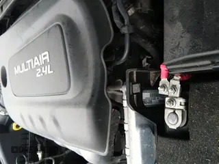 ✅ 2015 Chrysler 200 Limited • VIN: 1C3CCCAB0FN738371 • Lot: 41208960. Wystawiony na IAAI z przebiegiem 91 286 mil. Bezpłatny archiwum sprzedaży aukcyjnych z USA i szczegółowy raport historii pojazdu na DreamBid. Zdjęcie 19.