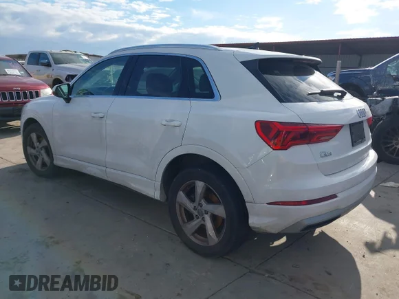 ✅ 2020 Audi Q3 Premium • VIN: WA1AECF39L1031538 • Лот: 41334607. Опубліковано раніше на IAAI з пробігом 93 988 миль. Безкоштовний доступ до архіву аукціонних продажів зі США та докладний звіт про історію автомобіля на DreamBid. Зображення 3.