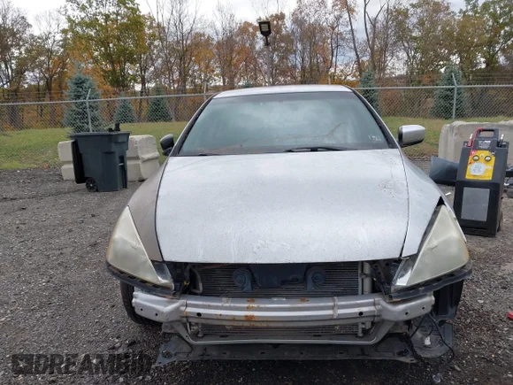 ✅ 2003 Honda Accord LX • VIN: 1HGCM56433A062503 • Lot: 44127362. Wystawiony na IAAI z przebiegiem 278 793 mil. Bezpłatny archiwum sprzedaży aukcyjnych z USA i szczegółowy raport historii pojazdu na DreamBid. Zdjęcie 6.