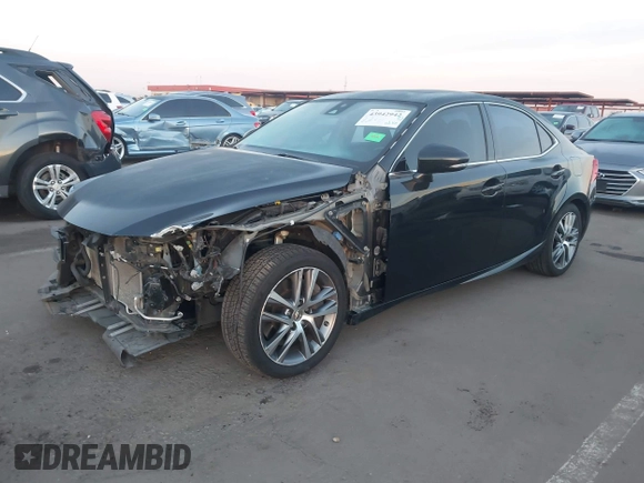 ✅ 2020 Lexus IS 300 • VIN: JTHAA1D20L5108546 • Lot: 43942942. Wystawiony na IAAI z przebiegiem 67 947 mil. Bezpłatny archiwum sprzedaży aukcyjnych z USA i szczegółowy raport historii pojazdu na DreamBid. Zdjęcie 2.