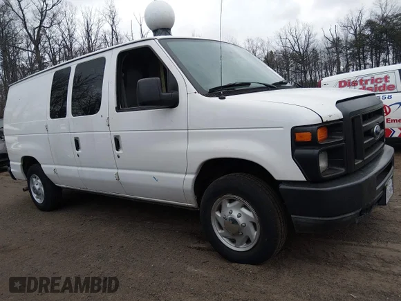 ✅ 2012 Ford Econoline Cargo Commercial • VIN: 1FTNE1EW8CDA81675 • Lot: 44710339. Wystawiony na IAAI z przebiegiem 323 613 mil. Bezpłatny archiwum sprzedaży aukcyjnych z USA i szczegółowy raport historii pojazdu na DreamBid. Zdjęcie 1.