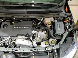 ✅ 2017 Chevrolet Volt LT • VIN: 1G1RC6S58HU199631 • Лот: 92652435. Опубликован ранее на Copart с пробегом 72 980 миль. Бесплатный доступ к архиву аукционных продаж из США и подробный отчёт об истории автомобиля на DreamBid. Изображение 13.