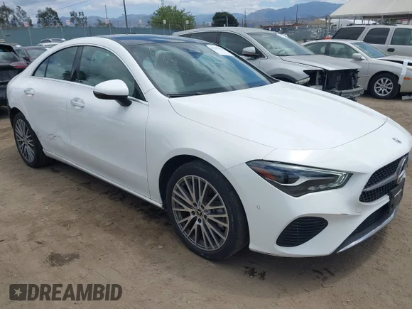 ✅ 2024 Mercedes-Benz CLA 250 • VIN: W1K5J4HB3RN455446 • Lot: 45187034. Wystawiony na IAAI z przebiegiem 46 926 mil. Bezpłatny archiwum sprzedaży aukcyjnych z USA i szczegółowy raport historii pojazdu na DreamBid. Zdjęcie 1.