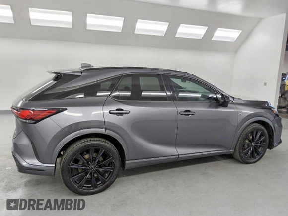 ✅ 2023 Lexus RX 500h F Sport Performance • VIN: 2T2BCMEA7PC005734 • Lot: 98107485. Wystawiony na Copart z przebiegiem 28 078 mil. Bezpłatny archiwum sprzedaży aukcyjnych z USA i szczegółowy raport historii pojazdu na DreamBid. Zdjęcie 3.