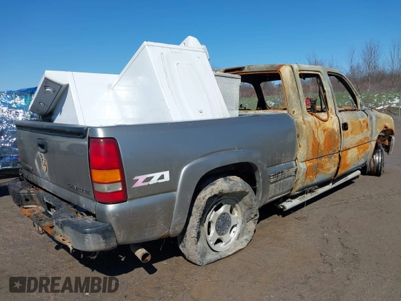 ✅ 2001 Chevrolet Silverado 1500 LS • VIN: 2GCEK19T411402130 • Lot: 44772821. Wystawiony na IAAI z przebiegiem 370 000 mil. Bezpłatny archiwum sprzedaży aukcyjnych z USA i szczegółowy raport historii pojazdu na DreamBid. Zdjęcie 4.