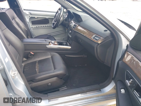 ✅ 2015 Mercedes-Benz E 350 Luxury • VIN: WDDHF8JB9FB113576 • Lot: 42837752. Wystawiony na IAAI z przebiegiem 189 893 mil. Bezpłatny archiwum sprzedaży aukcyjnych z USA i szczegółowy raport historii pojazdu na DreamBid. Zdjęcie 5.