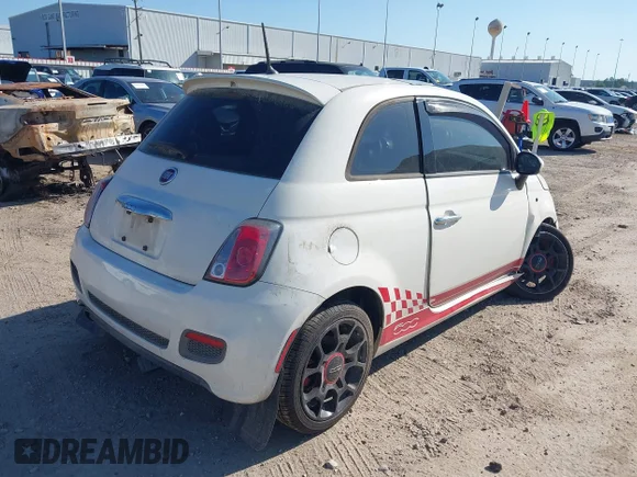 ✅ 2015 FIAT 500 Sport • VIN: 3C3CFFBR3FT696265 • Lot: 40417640. Wystawiony na IAAI z przebiegiem 118 412 mil. Bezpłatny archiwum sprzedaży aukcyjnych z USA i szczegółowy raport historii pojazdu na DreamBid. Zdjęcie 4.
