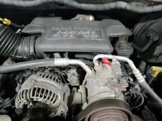 2006 Dodge 1500 SLT z VIN 1D7HU162X6J114277, wystawiony jako Copart lot #86537954 z przebiegiem 167 712 mil mil oraz Czysty tytuł • Clean title. Historia ofert i sprzedaży dostępna na DreamBid. Obrazek 13.