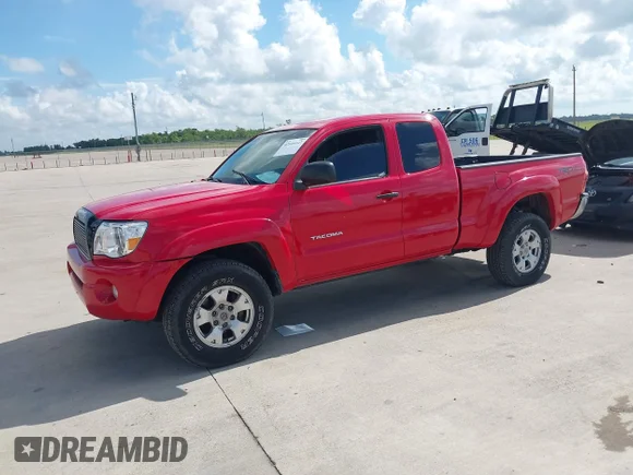 ✅ 2005 Toyota Tacoma PreRunner • VIN: 5TETU62NX5Z035469 • Lot: 42516147. Wystawiony na IAAI z przebiegiem 239 914 mil. Bezpłatny archiwum sprzedaży aukcyjnych z USA i szczegółowy raport historii pojazdu na DreamBid. Zdjęcie 2.