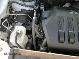 ✅ 2023 Mitsubishi Eclipse Cross SE • VIN: JA4ATWAAXPZ000707 • Lot: 81332275. Wystawiony na Copart z przebiegiem 56 581 mil. Bezpłatny archiwum sprzedaży aukcyjnych z USA i szczegółowy raport historii pojazdu na DreamBid. Zdjęcie 17.