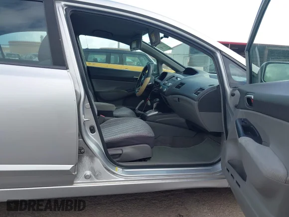 ✅ 2009 Honda Civic LX • VIN: 19XFA16519E052046 • Lot: 44247497. Wystawiony na IAAI z przebiegiem 169 143 mil. Bezpłatny archiwum sprzedaży aukcyjnych z USA i szczegółowy raport historii pojazdu na DreamBid. Zdjęcie 5.