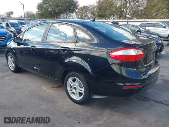 ✅ 2018 Ford Fiesta SE • VIN: 3FADP4BJ5JM129219 • Lot: 43710016. Wystawiony na IAAI z przebiegiem 107 744 mil. Bezpłatny archiwum sprzedaży aukcyjnych z USA i szczegółowy raport historii pojazdu na DreamBid. Zdjęcie 3.