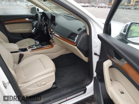 ✅ 2023 Audi Q5 S line Premium • VIN: WA1GAAFY2P2097077 • Lot: 44121501. Wystawiony na IAAI z przebiegiem 32 035 mil. Bezpłatny archiwum sprzedaży aukcyjnych z USA i szczegółowy raport historii pojazdu na DreamBid. Zdjęcie 5.