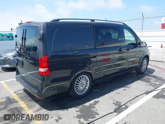 ✅ 2022 Mercedes-Benz Metris Cargo • VIN: W1YV0BEY3N4174334 • Lot: 39901822. Wystawiony na IAAI z przebiegiem 28 374 mil. Bezpłatny archiwum sprzedaży aukcyjnych z USA i szczegółowy raport historii pojazdu na DreamBid. Zdjęcie 4.