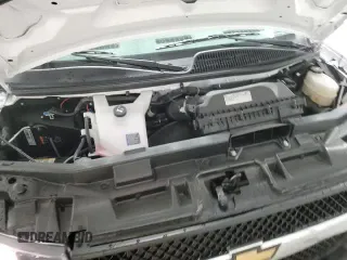 ✅ 2025 Chevrolet Express Passenger LT • VIN: 1GAZGPFP6S1253491 • Lot: 93640925. Wystawiony na Copart z przebiegiem 3 575 mil. Bezpłatny archiwum sprzedaży aukcyjnych z USA i szczegółowy raport historii pojazdu na DreamBid. Zdjęcie 15.