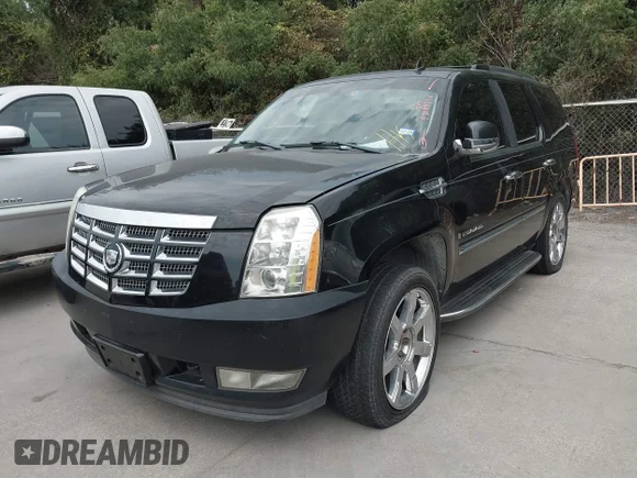 ✅ 2008 Cadillac Escalade • VIN: 1GYEC63888R106036 • Лот: 43089356. Опубликован ранее на IAAI с пробегом 204 834 миль. Бесплатный доступ к архиву аукционных продаж из США и подробный отчёт об истории автомобиля на DreamBid. Изображение 2.